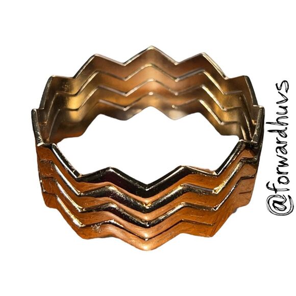 Set of 4 Smooth High-Shine Metal Bracelets - Classic Stackable Style - Picture 3 of 8